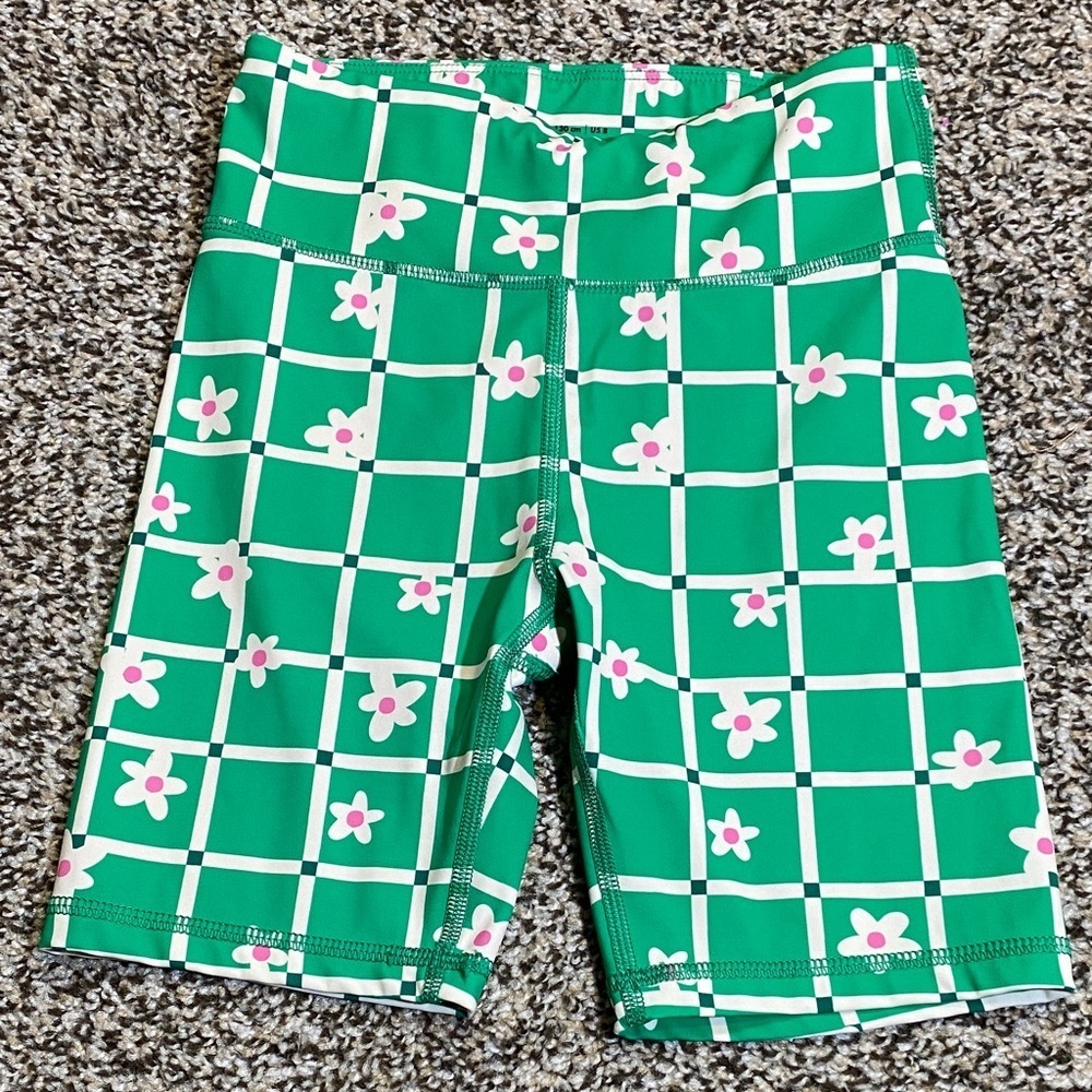 Hanna Andersson Green and White Checkered Floral Active Shorts